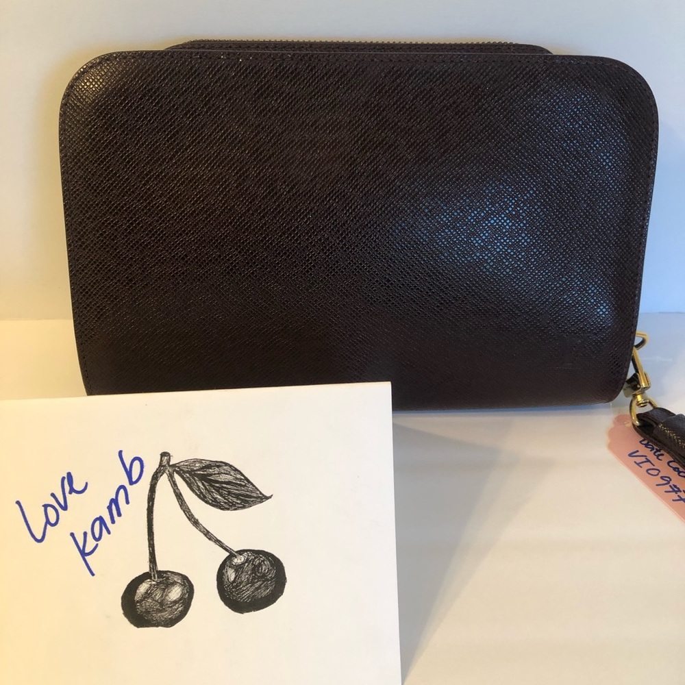 Authentic Louis Vuitton Epi Clutch deep brown